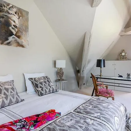 Couette-café Chateau De Saint Frambault 3*